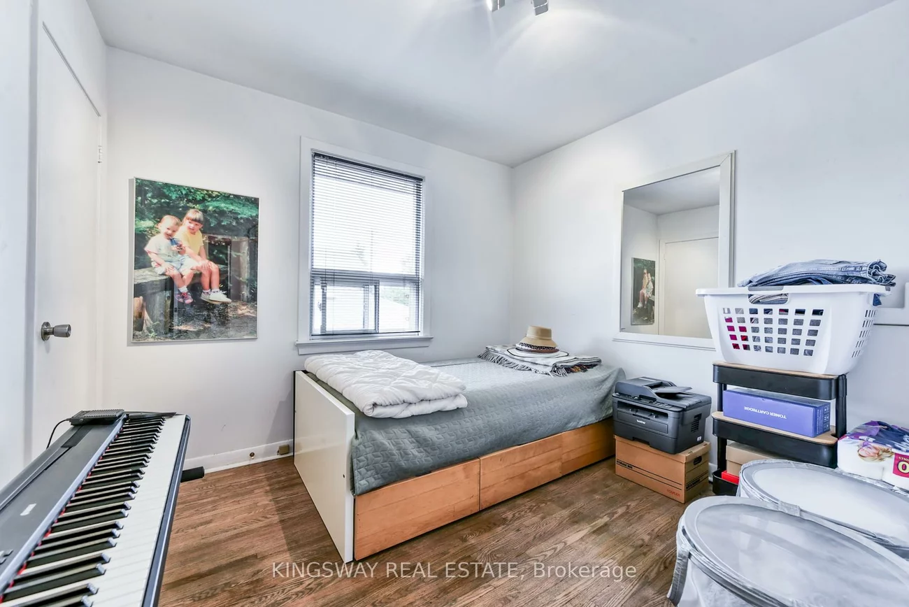 29, Evans, Mimico, Toronto