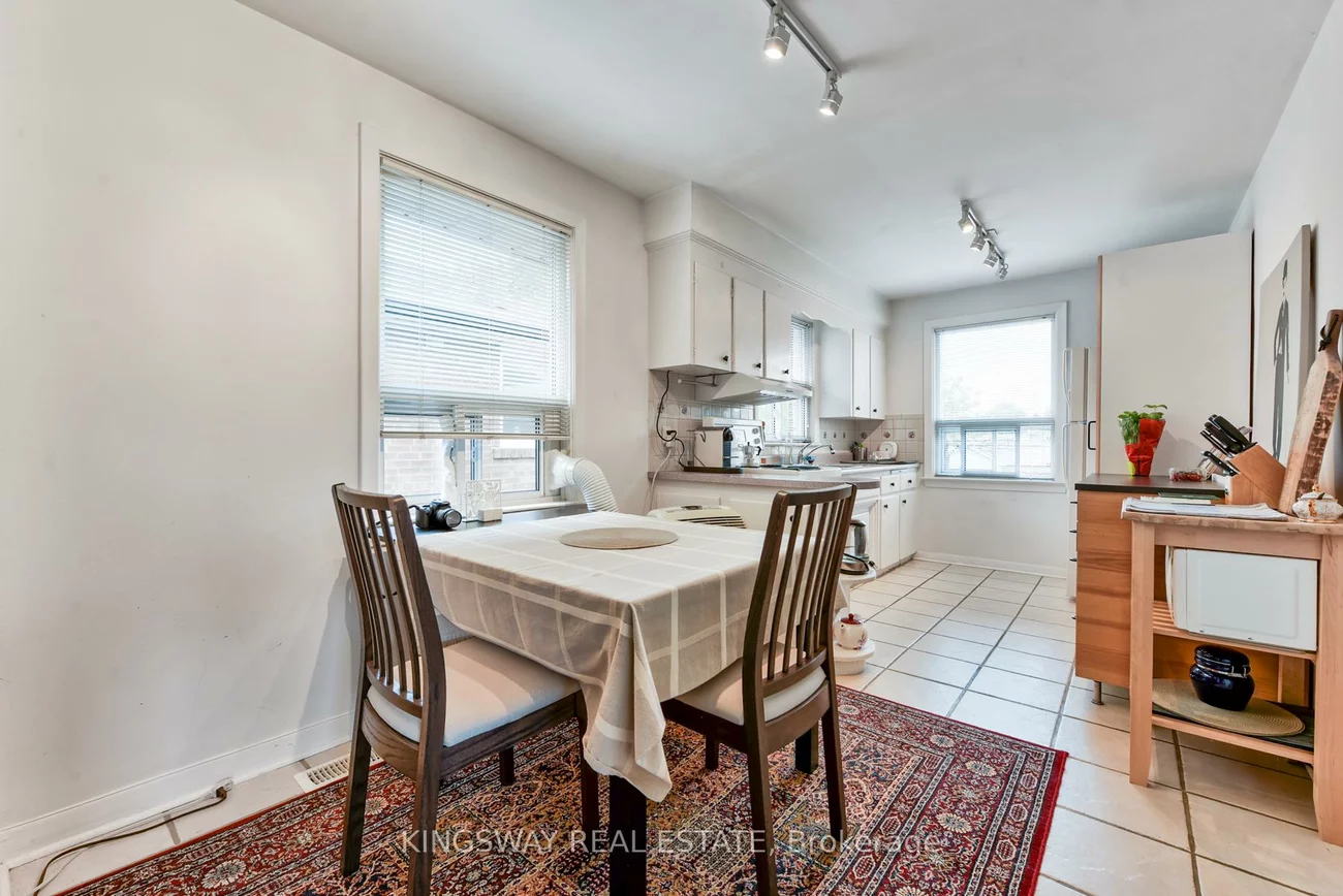 29, Evans, Mimico, Toronto