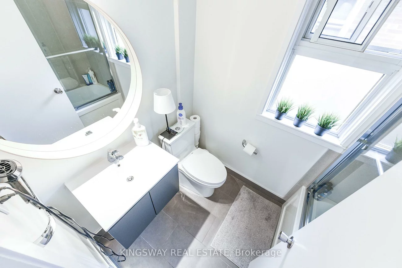 29, Evans, Mimico, Toronto