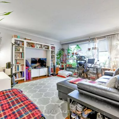 29, Evans, Mimico, Toronto