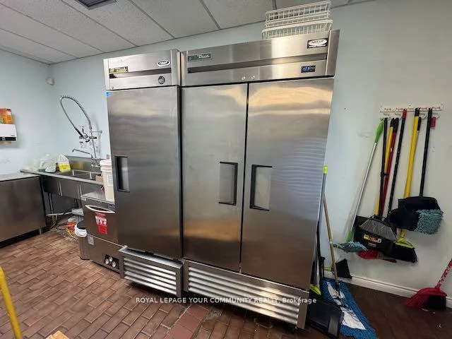 11, Kodiak, York University Heights, Toronto