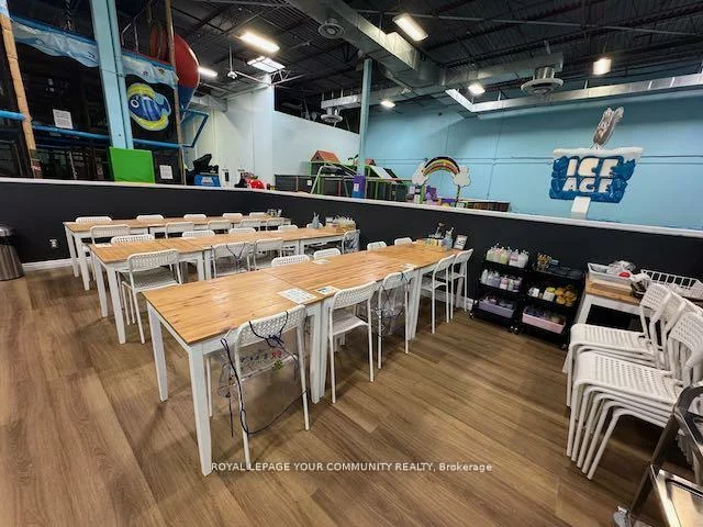 11, Kodiak, York University Heights, Toronto