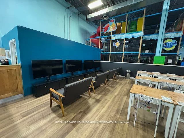 11, Kodiak, York University Heights, Toronto