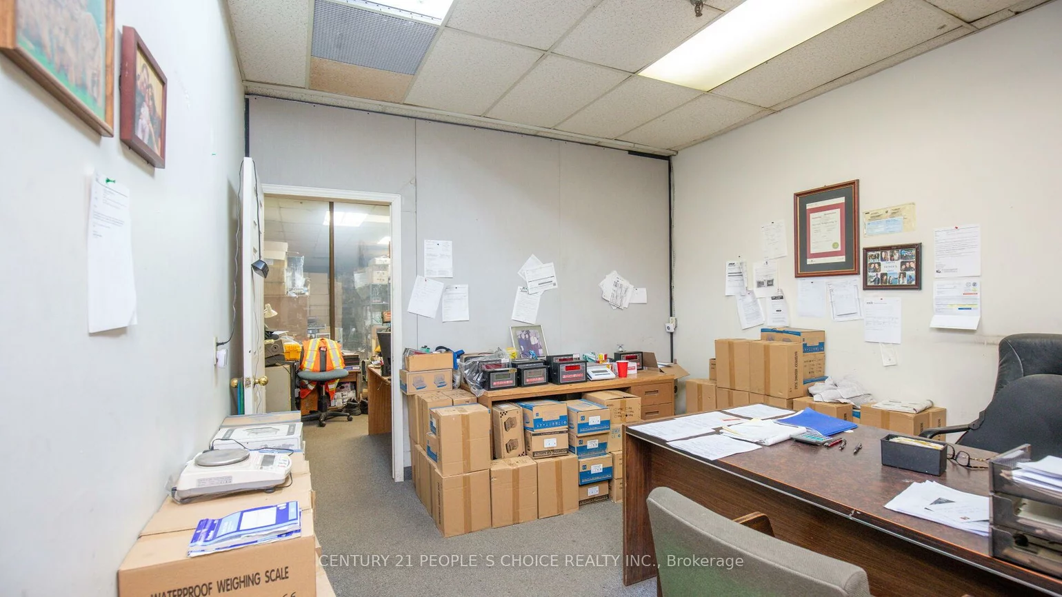 697, Petrolia, York University Heights, Toronto