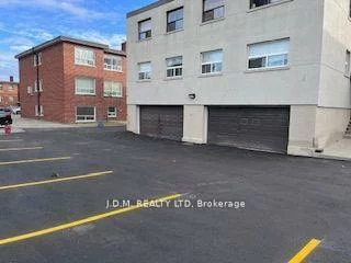 2428, Keele, Maple Leaf, Toronto