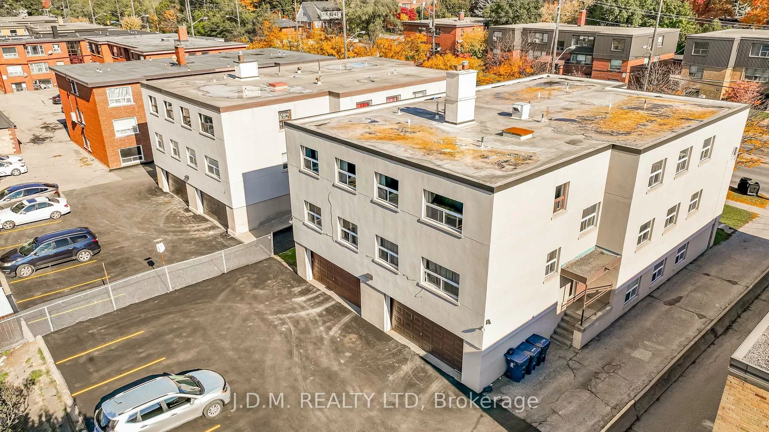 2428, Keele, Maple Leaf, Toronto