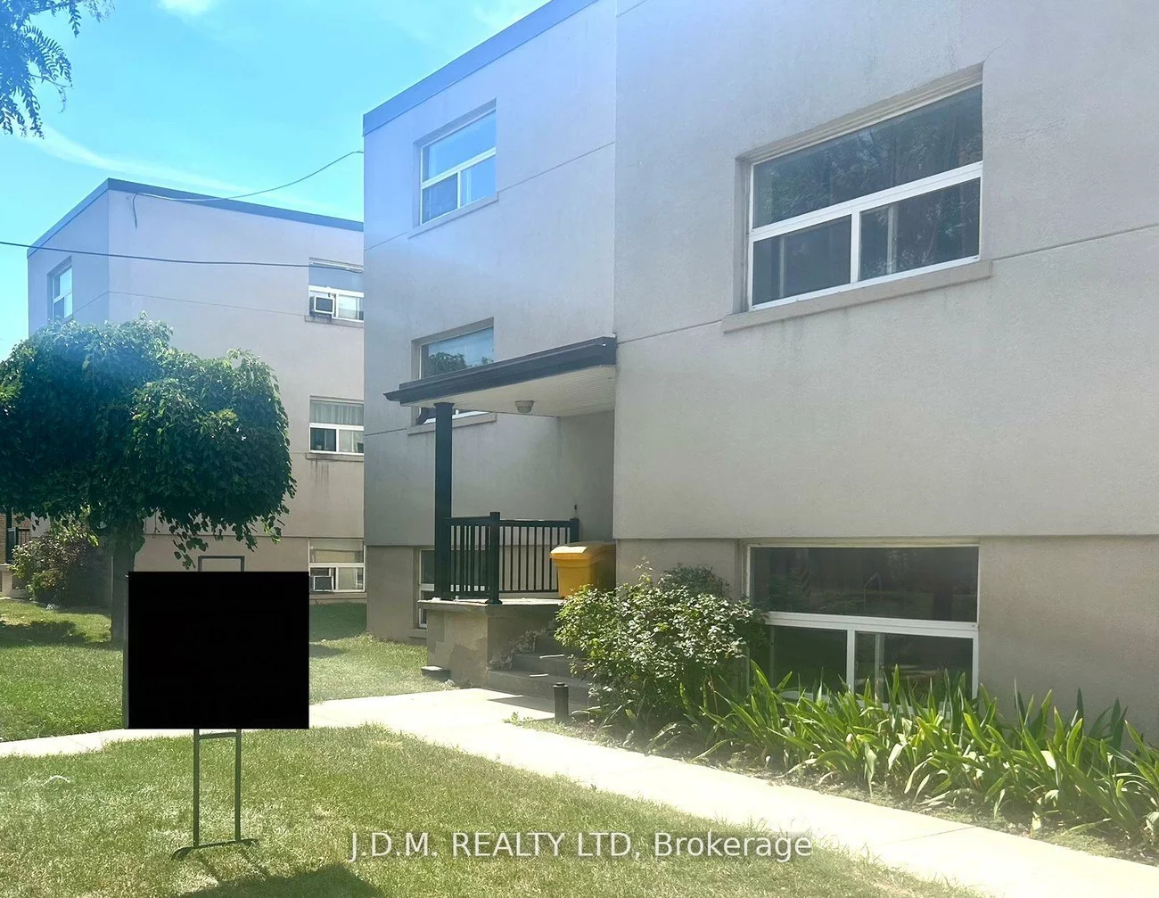 2428, Keele, Maple Leaf, Toronto