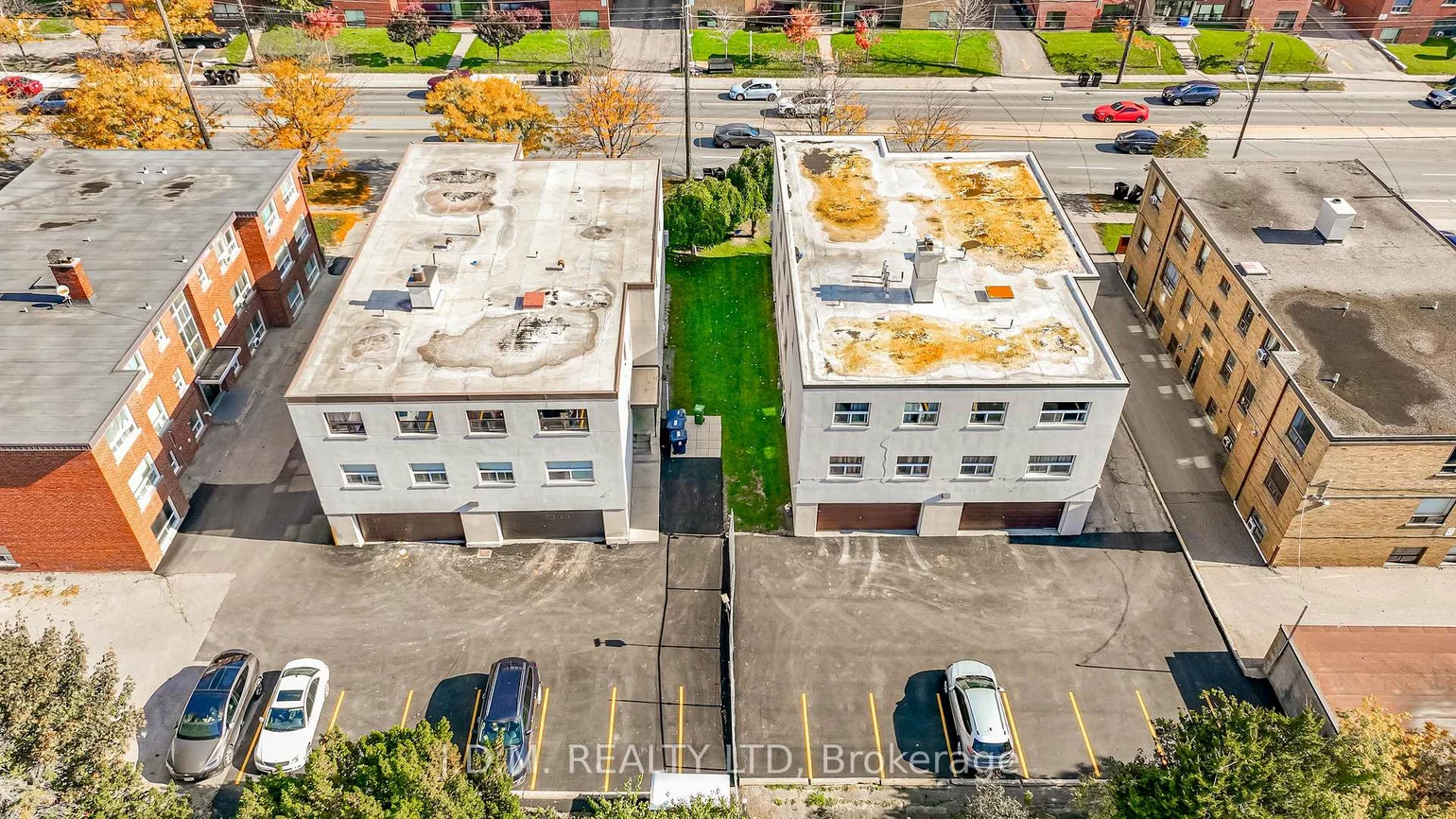 2428, Keele, Maple Leaf, Toronto