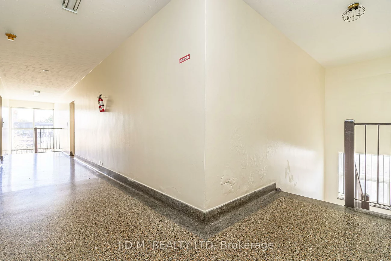 2428, Keele, Maple Leaf, Toronto