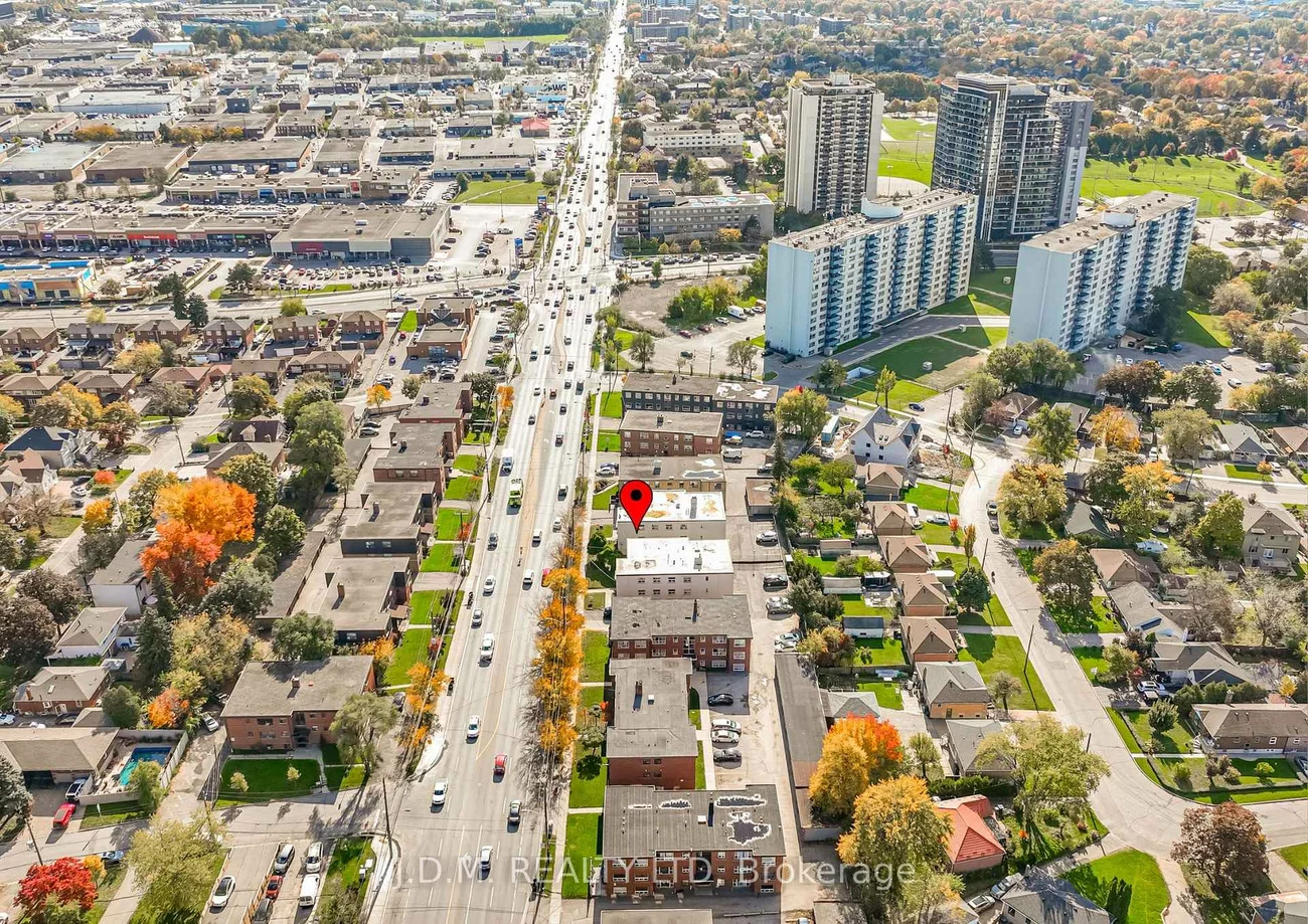 2428, Keele, Maple Leaf, Toronto