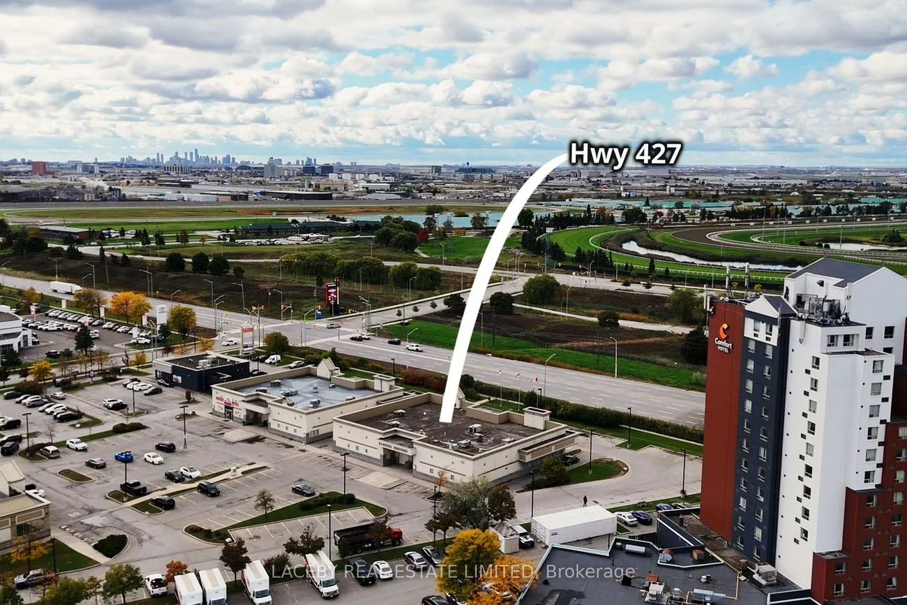 124-126, Queen's Plate, West Humber-Clairville, Toronto
