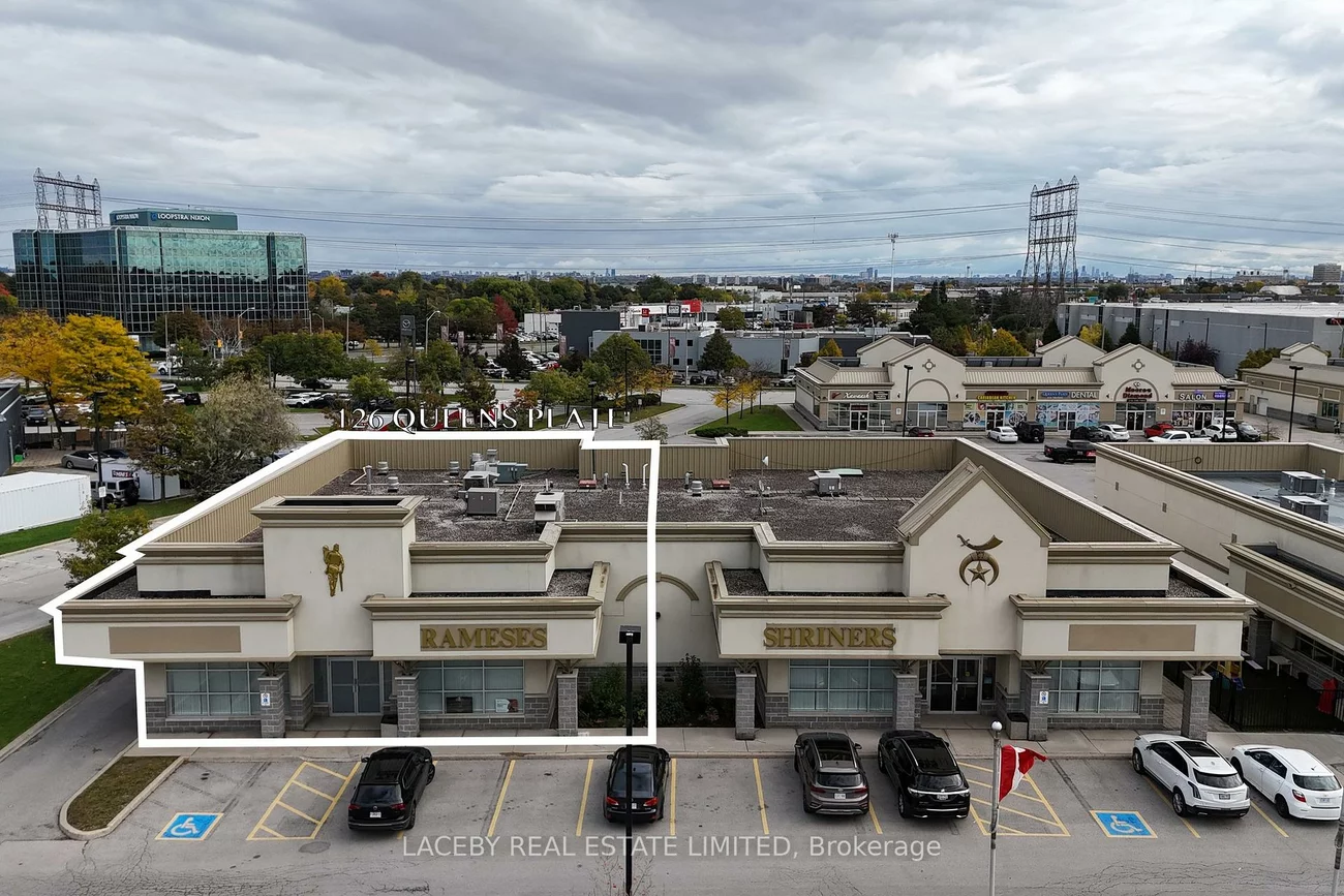 124-126, Queen's Plate, West Humber-Clairville, Toronto