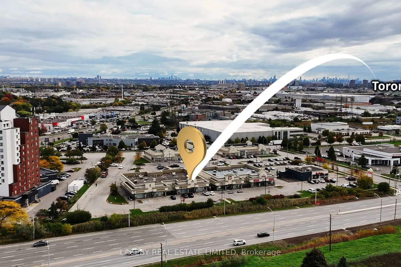 124-126, Queen's Plate, West Humber-Clairville, Toronto