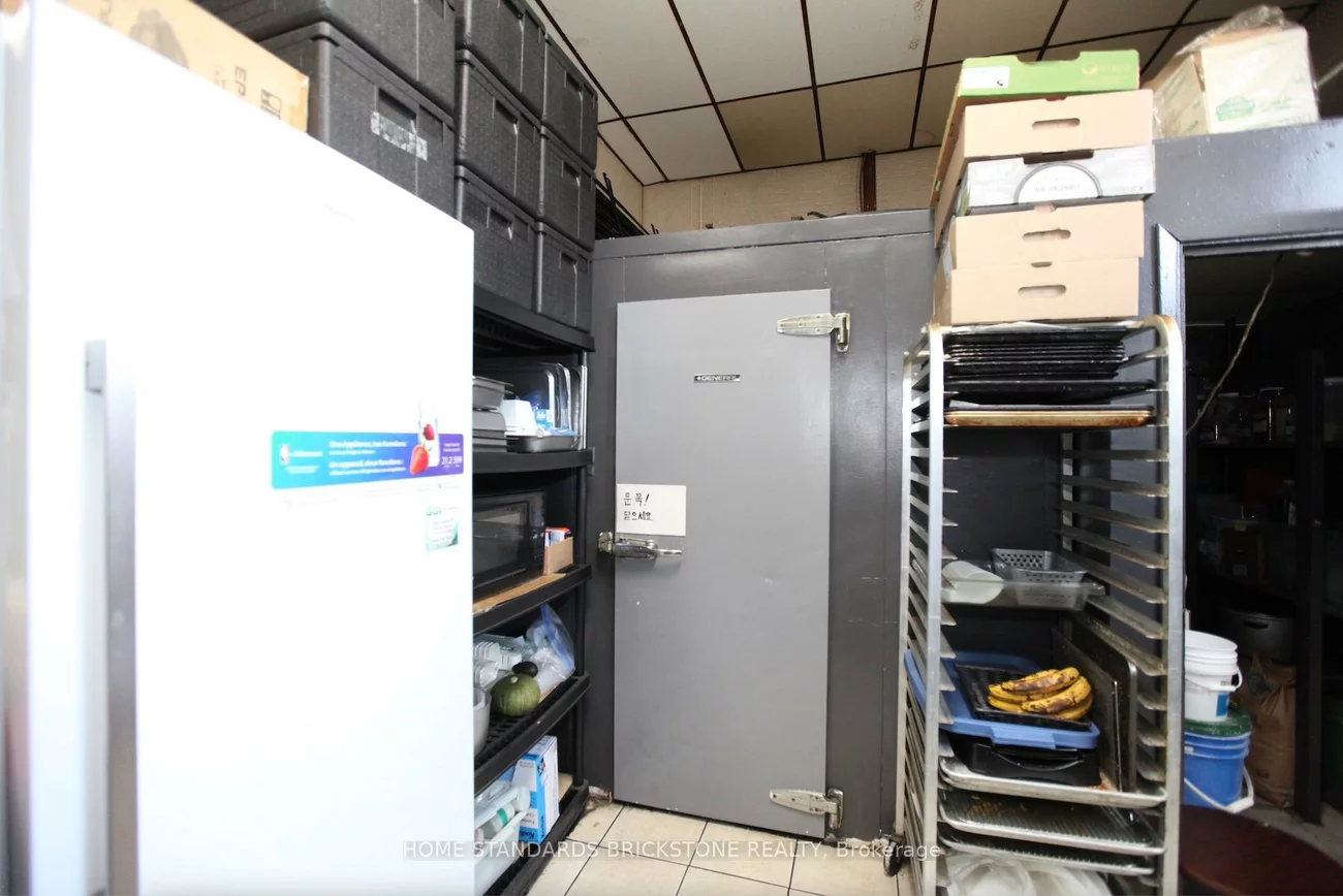 4069, Chesswood, York University Heights, Toronto