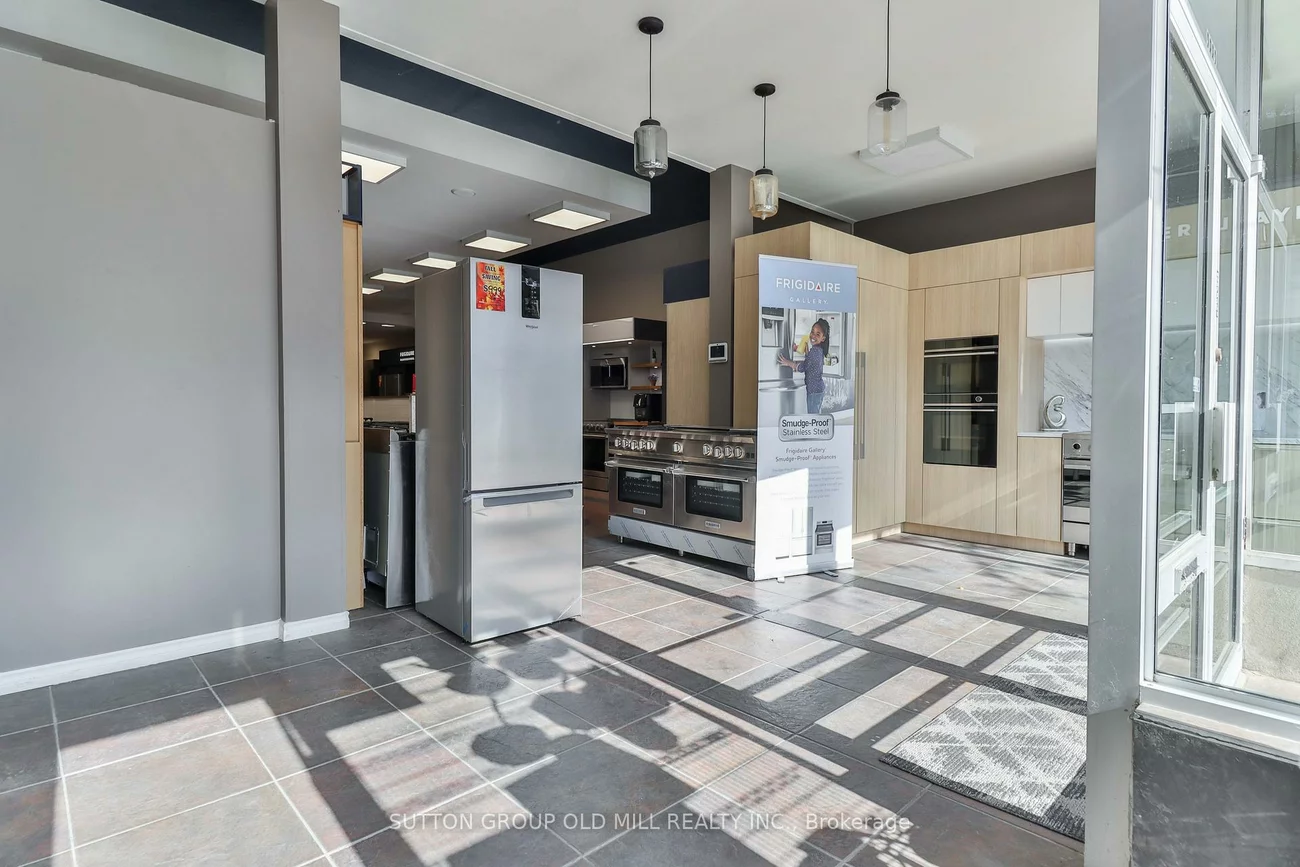 2882, Lake Shore, New Toronto, Toronto