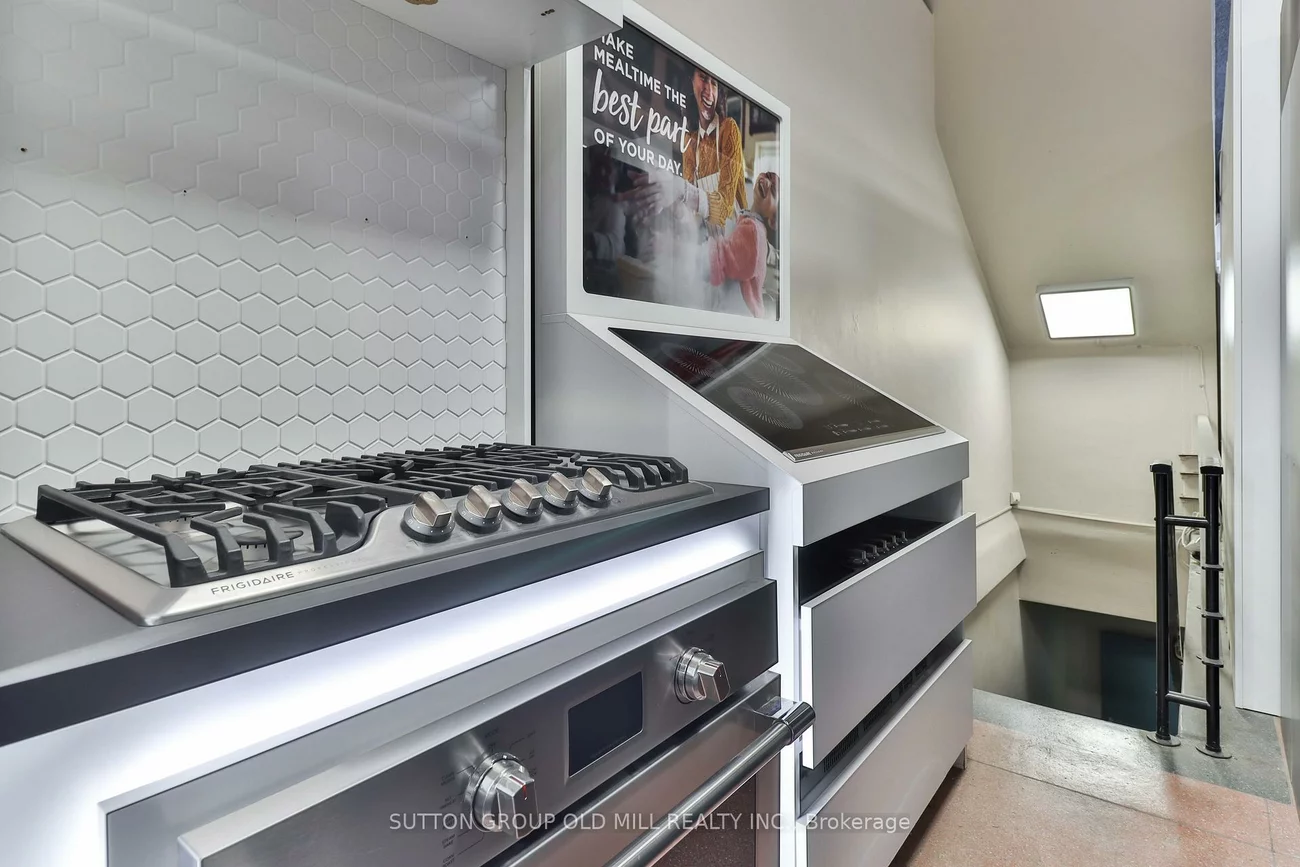 2882, Lake Shore, New Toronto, Toronto