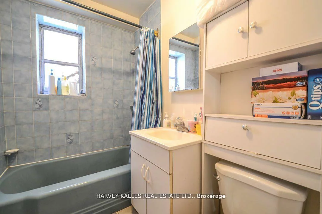 90, Trethewey, Beechborough-Greenbrook, Toronto