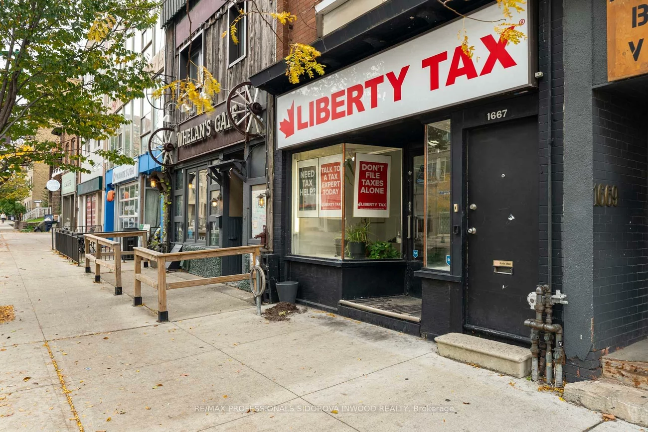 1665, Bloor, High Park-Swansea, Toronto