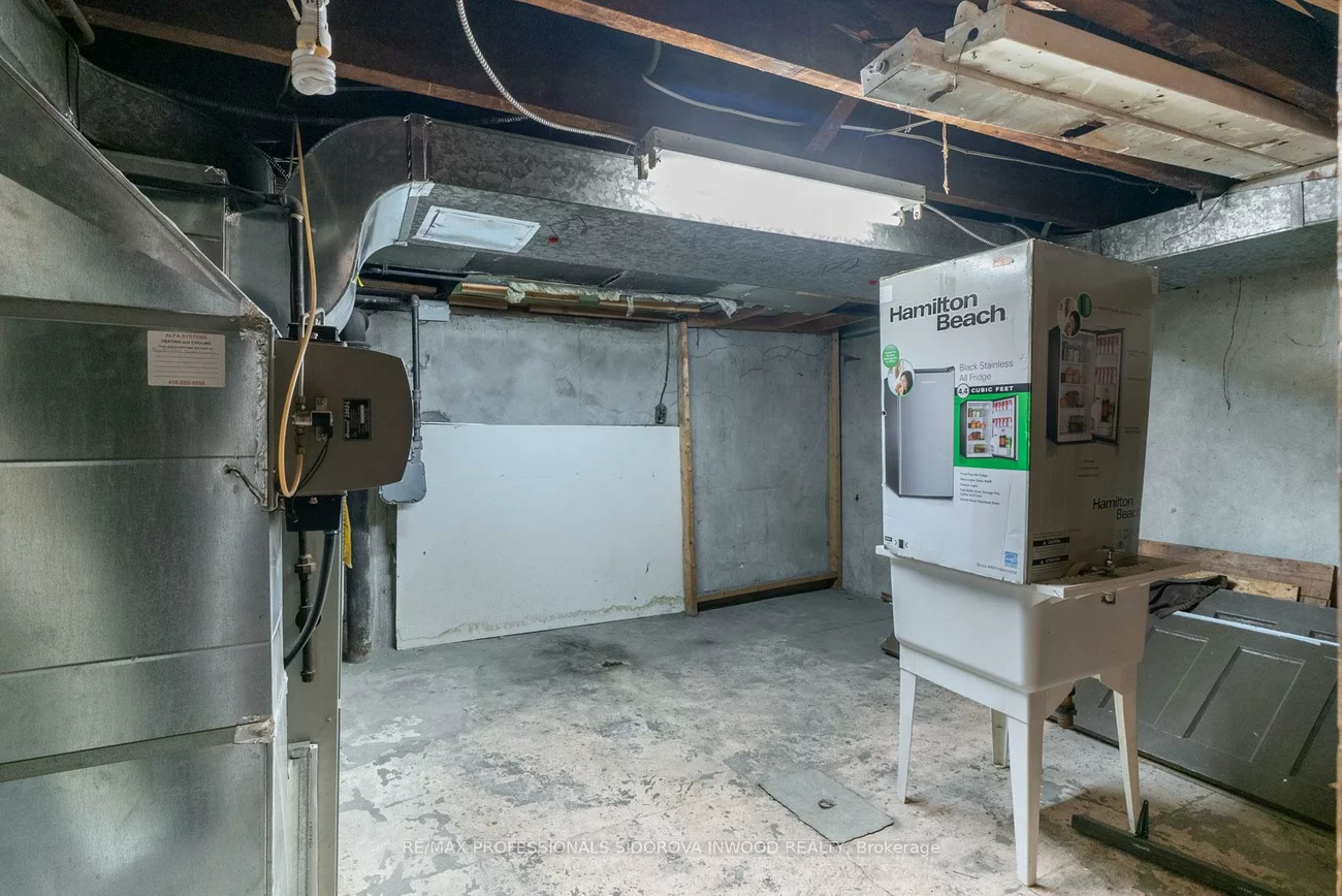 1665, Bloor, High Park-Swansea, Toronto