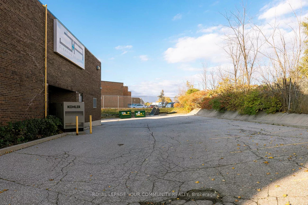 785, Arrow, Humbermede, Toronto