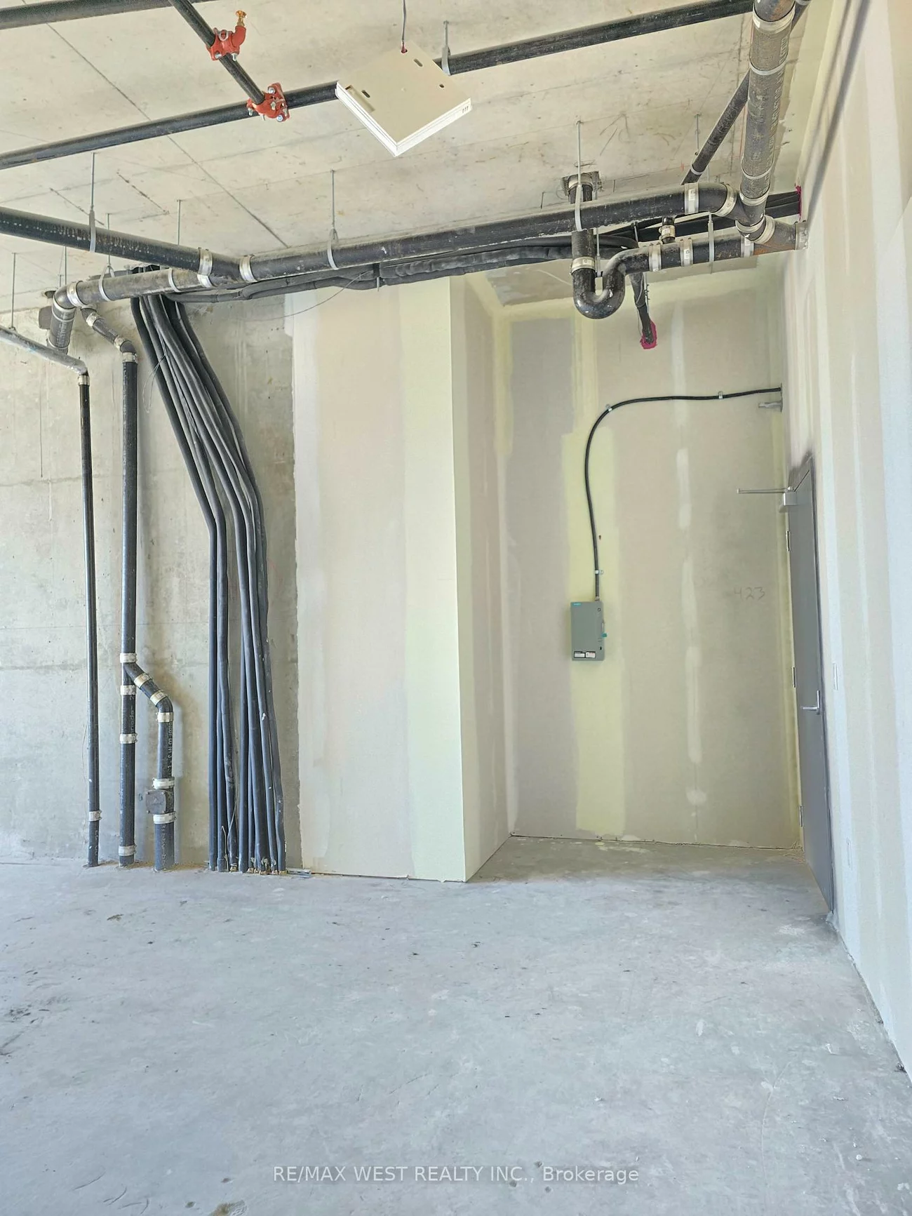 600, Dixon, Willowridge-Martingrove-Richview, Toronto