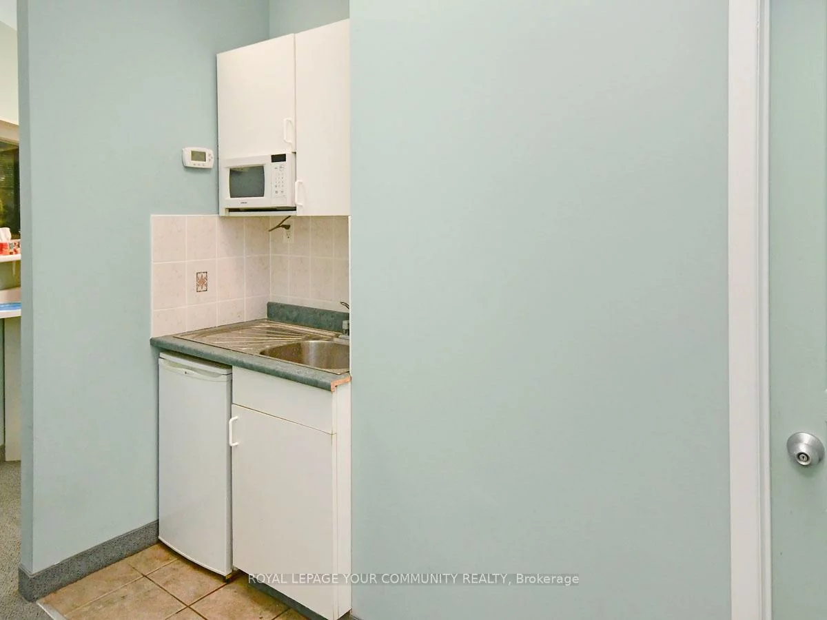 800, Petrolia, York University Heights, Toronto