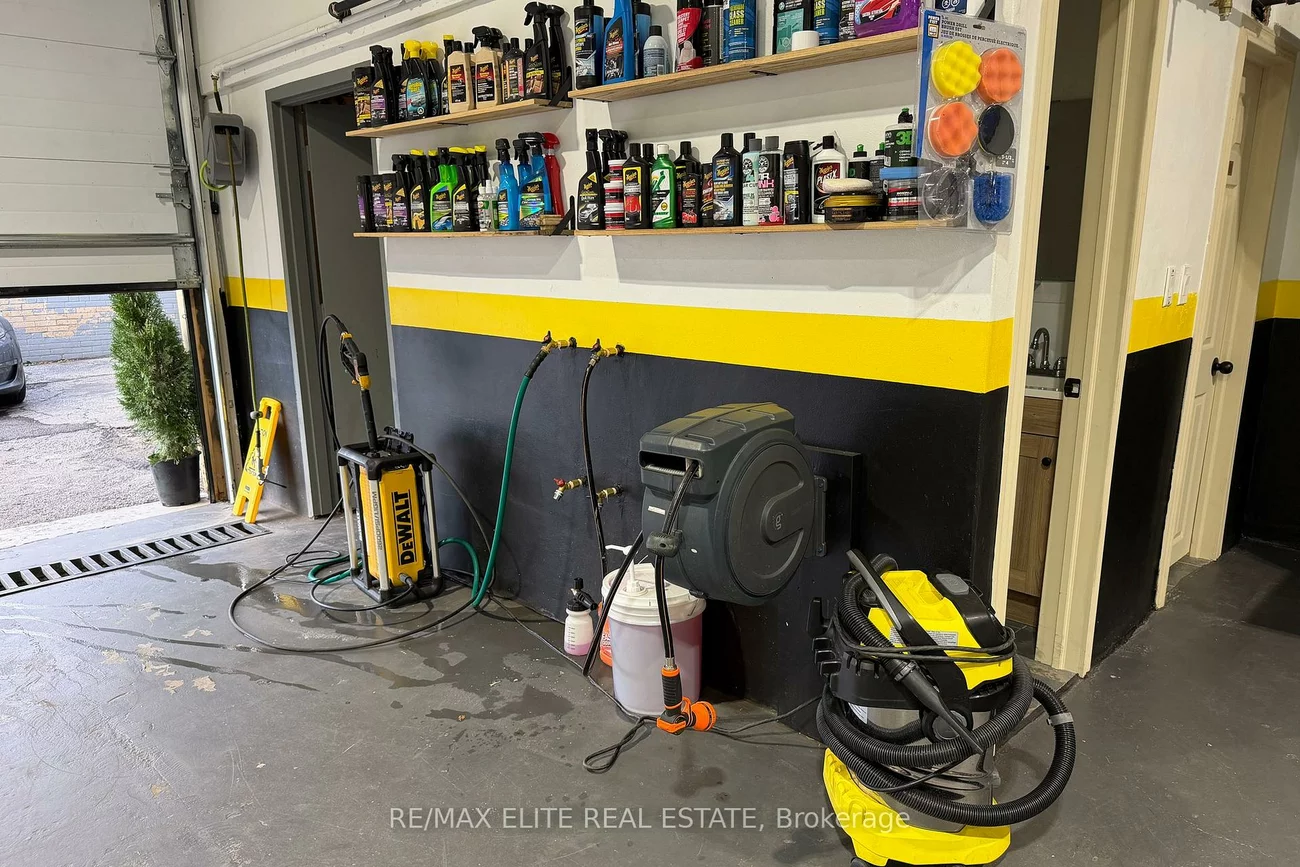 15, Milford, Brookhaven-Amesbury, Toronto