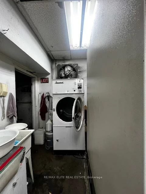 1500, Royal York, Willowridge-Martingrove-Richview, Toronto