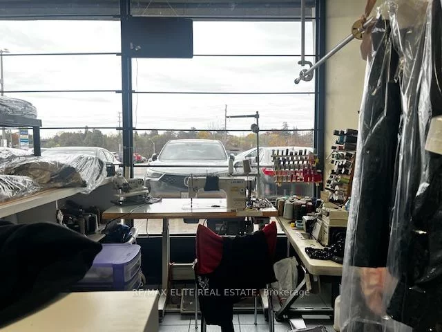 1500, Royal York, Willowridge-Martingrove-Richview, Toronto