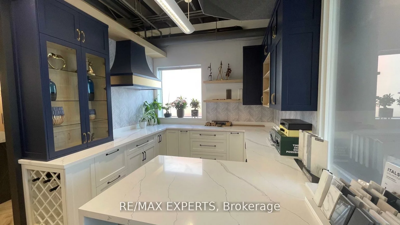 82, Industry, Beechborough-Greenbrook, Toronto