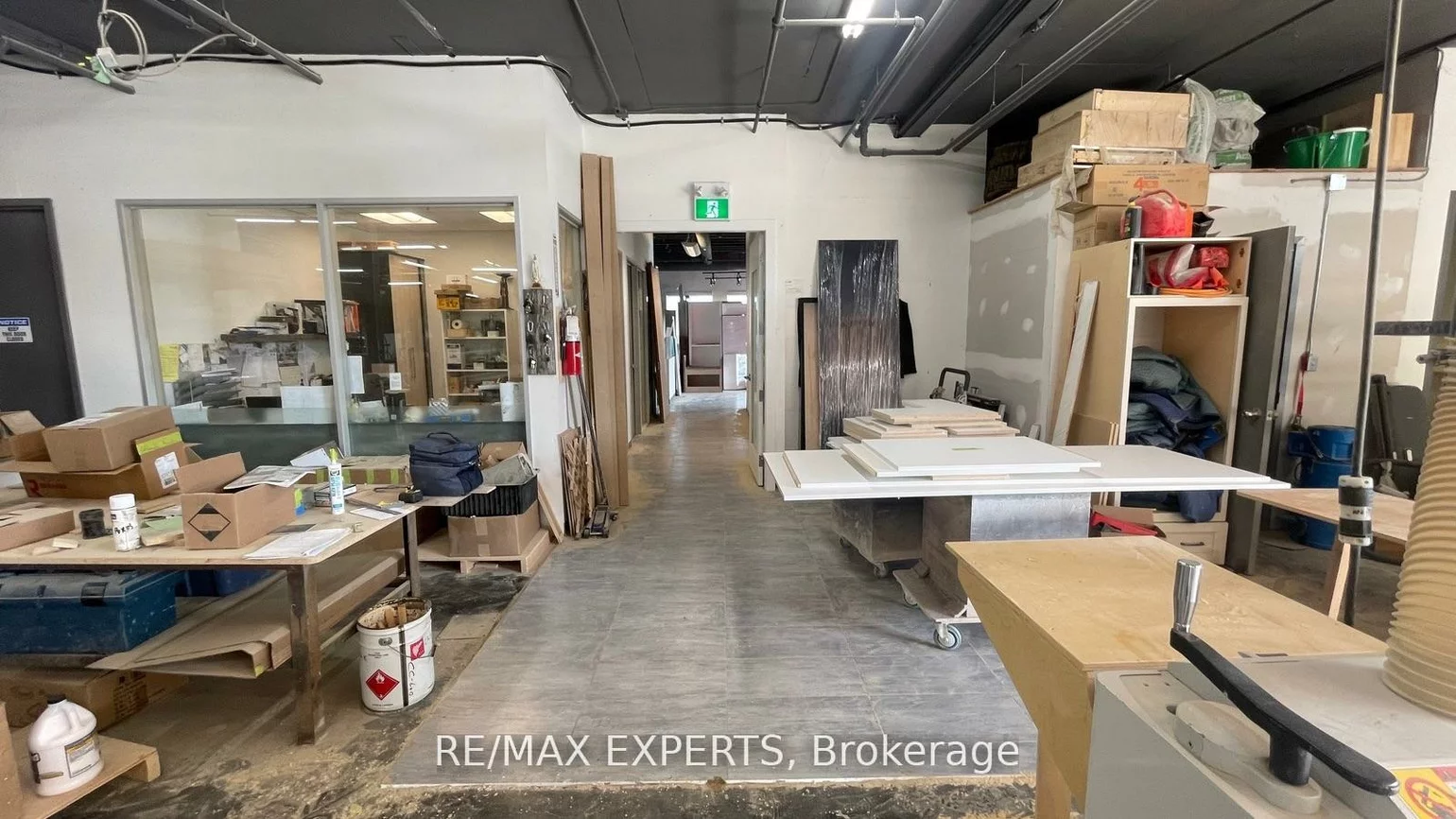 82, Industry, Beechborough-Greenbrook, Toronto