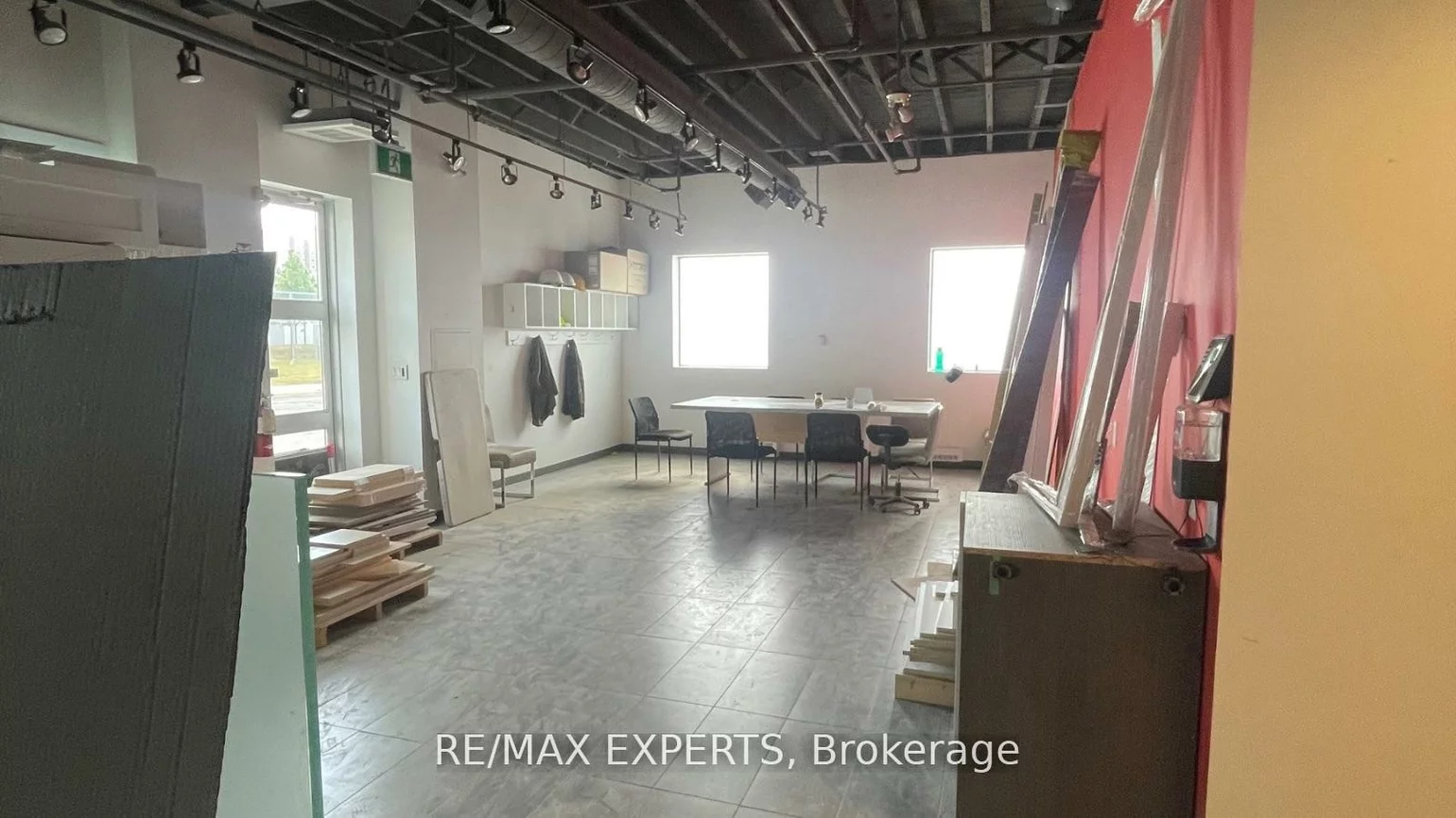 82, Industry, Beechborough-Greenbrook, Toronto