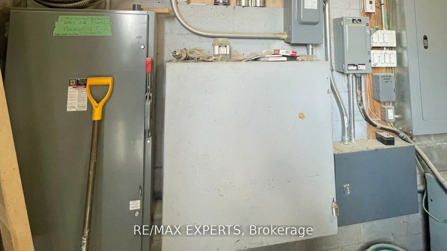 82, Industry, Beechborough-Greenbrook, Toronto