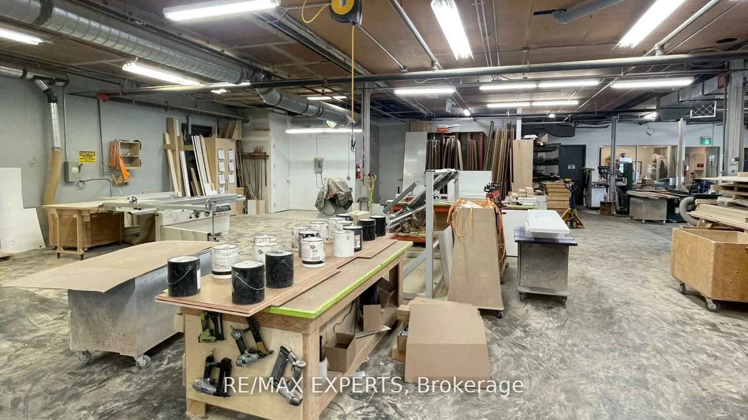 82, Industry, Beechborough-Greenbrook, Toronto