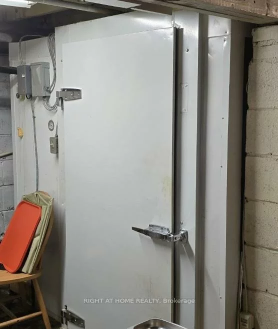 170, The Queensway, Stonegate-Queensway, Toronto