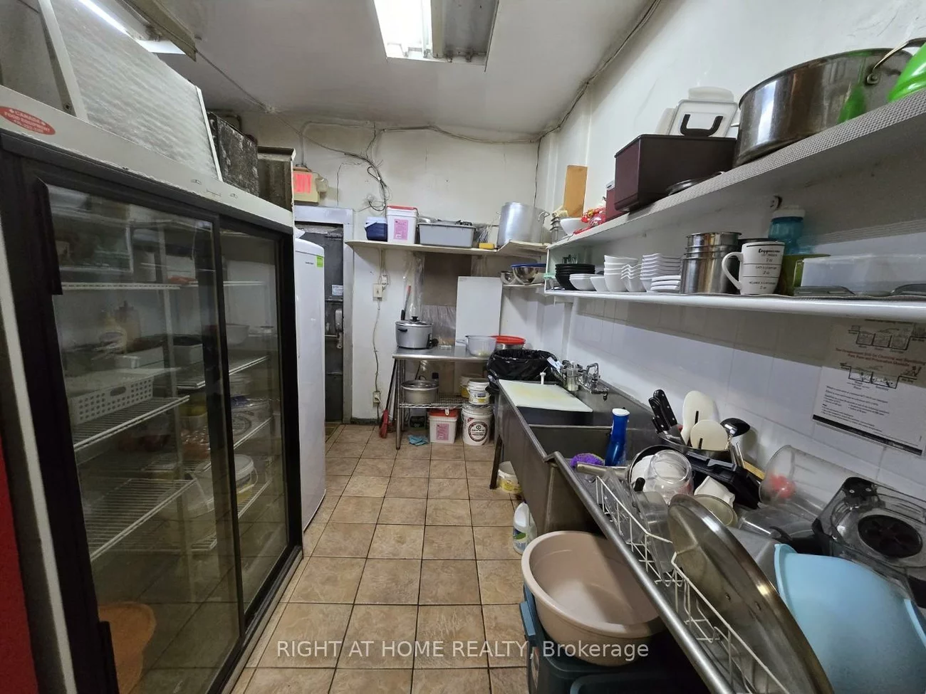 170, The Queensway, Stonegate-Queensway, Toronto