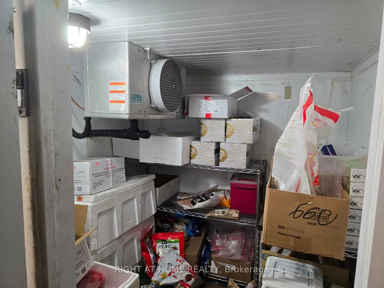 170, The Queensway, Stonegate-Queensway, Toronto