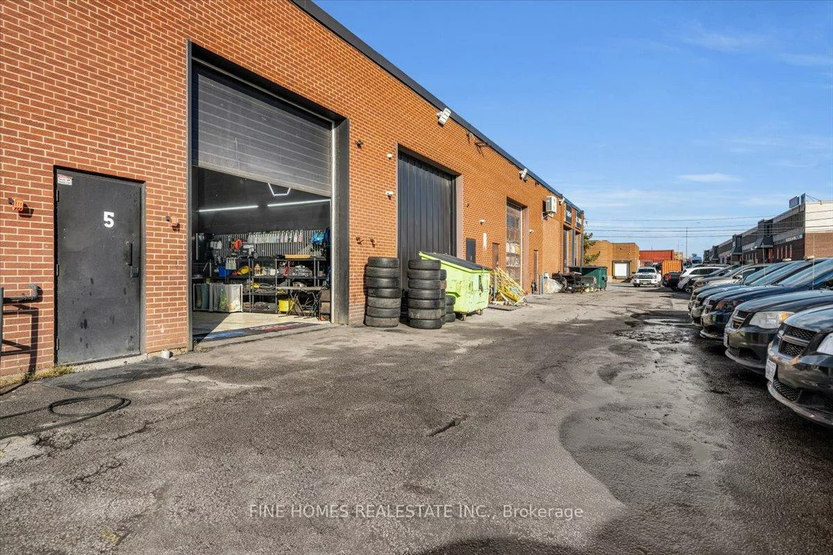 5235, Steeles, Humber Summit, Toronto