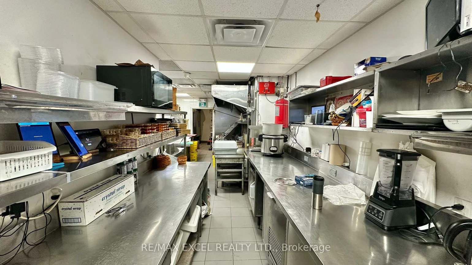 3032, Dundas, Junction Area, Toronto