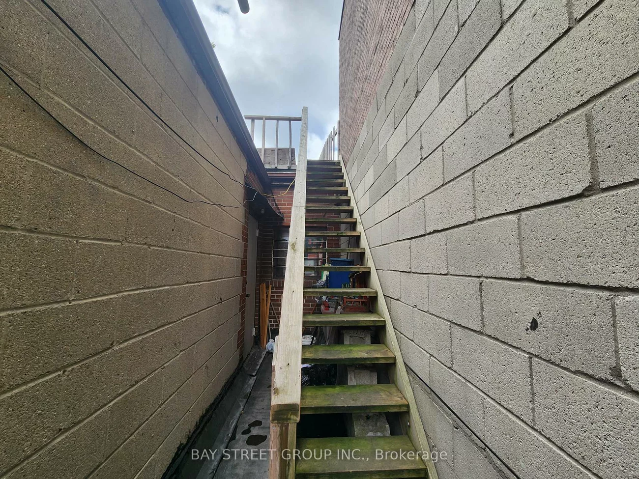 1266, Bloor, Dovercourt-Wallace Emerson-Junction, Toronto