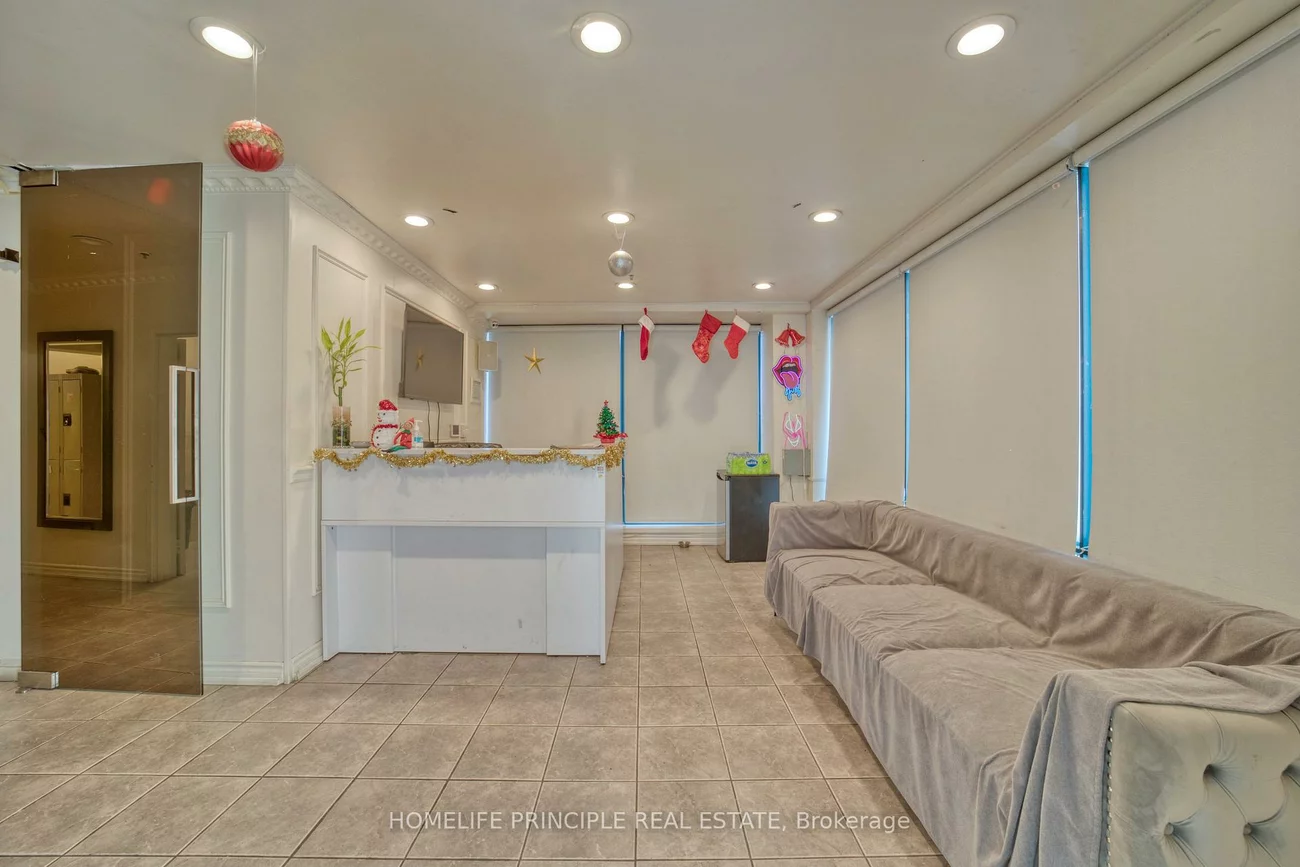 1270, Finch, York University Heights, Toronto