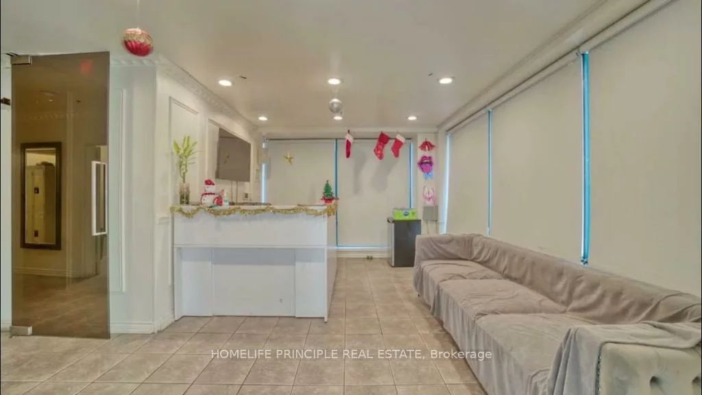 1270, Finch, York University Heights, Toronto