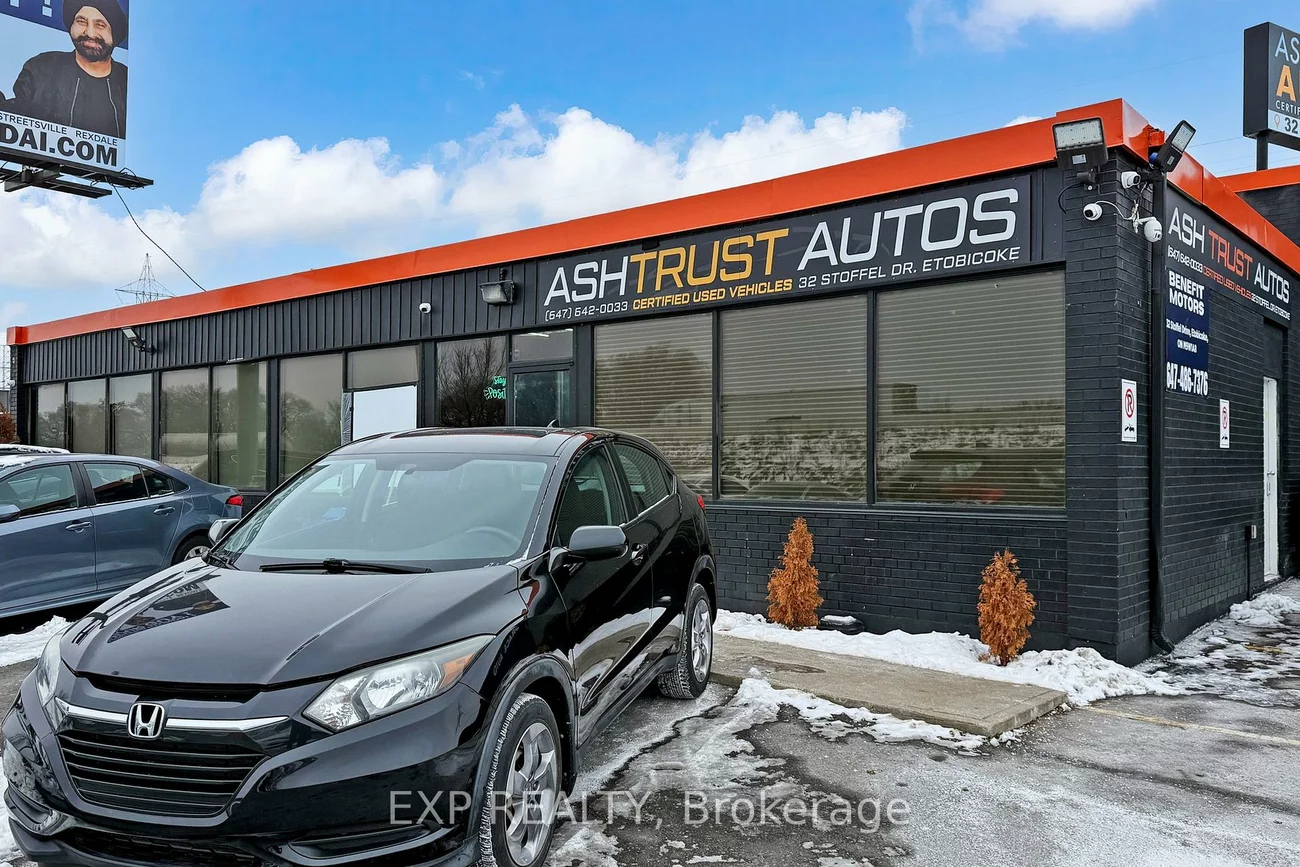 32, Stoffel, West Humber-Clairville, Toronto