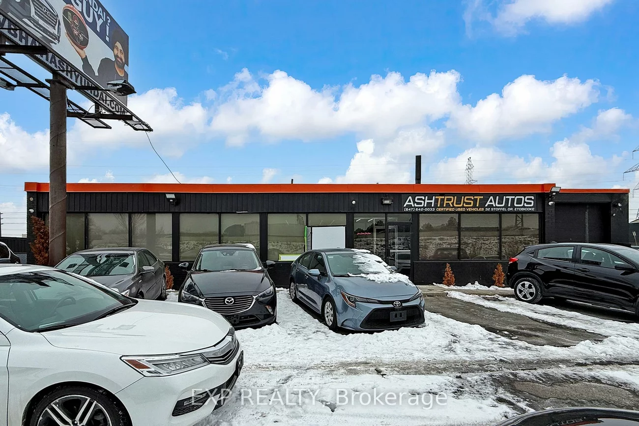 32, Stoffel, West Humber-Clairville, Toronto