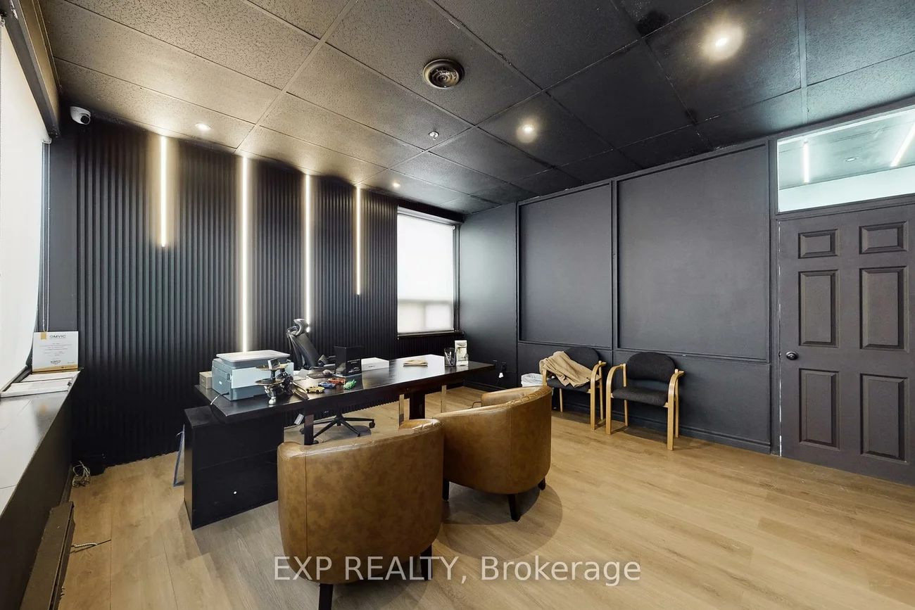 32, Stoffel, West Humber-Clairville, Toronto