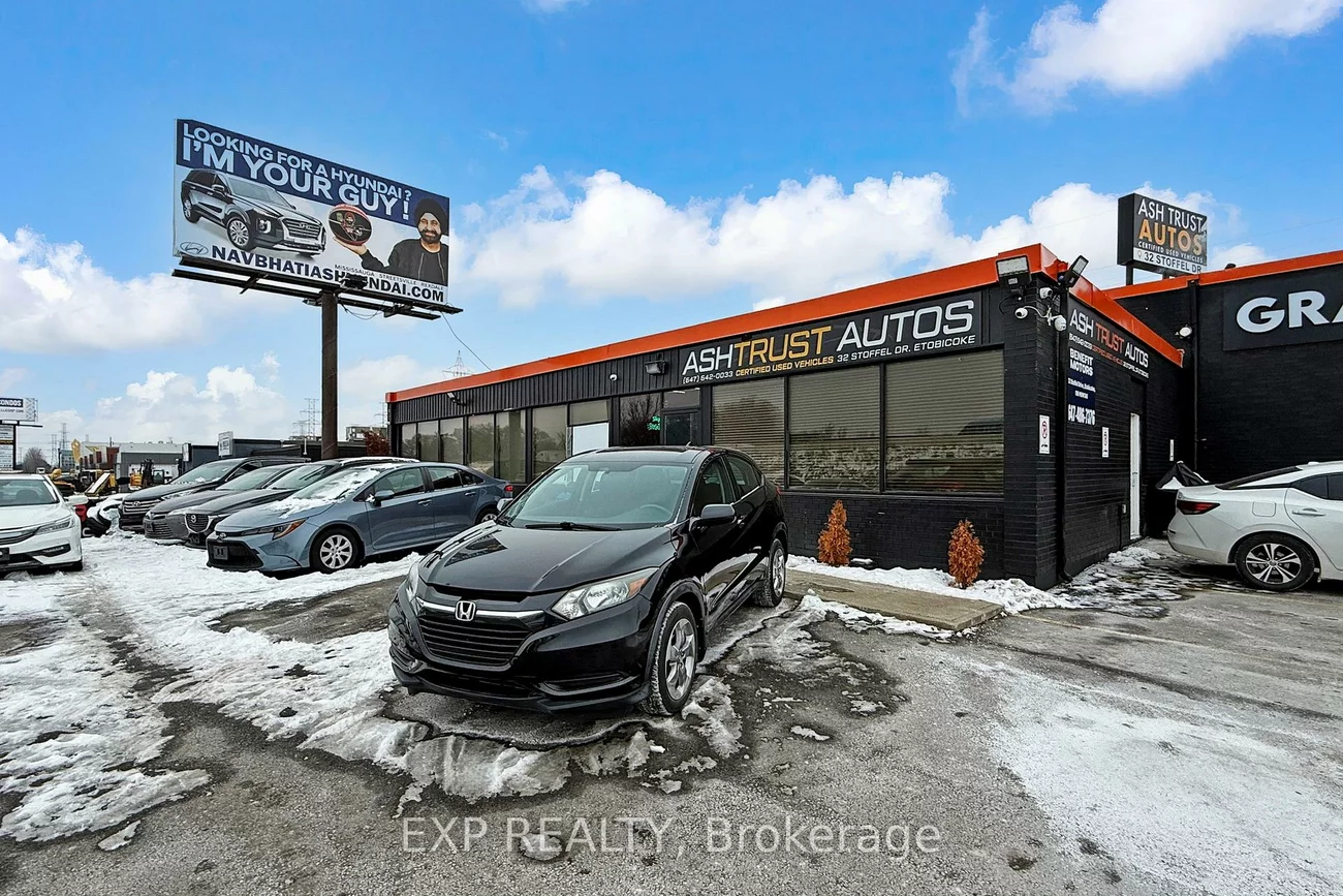 32, Stoffel, West Humber-Clairville, Toronto