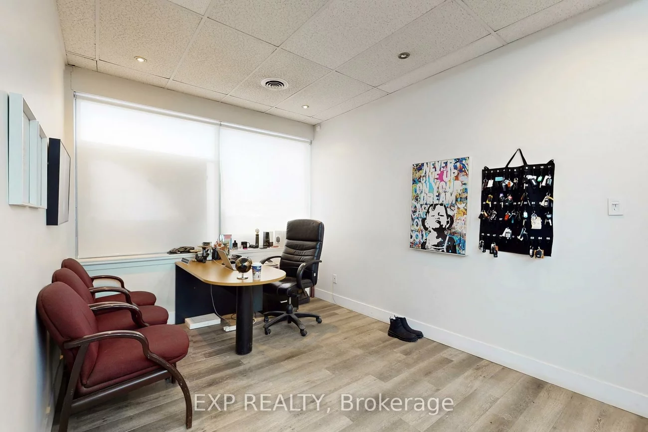 32, Stoffel, West Humber-Clairville, Toronto