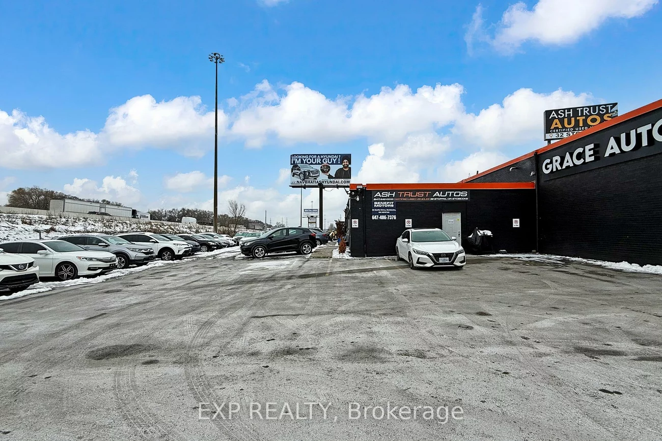 32, Stoffel, West Humber-Clairville, Toronto