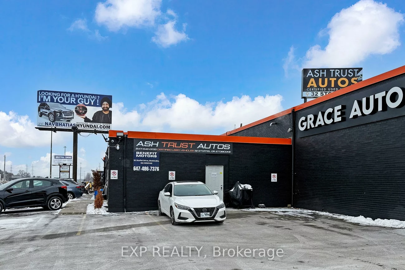 32, Stoffel, West Humber-Clairville, Toronto