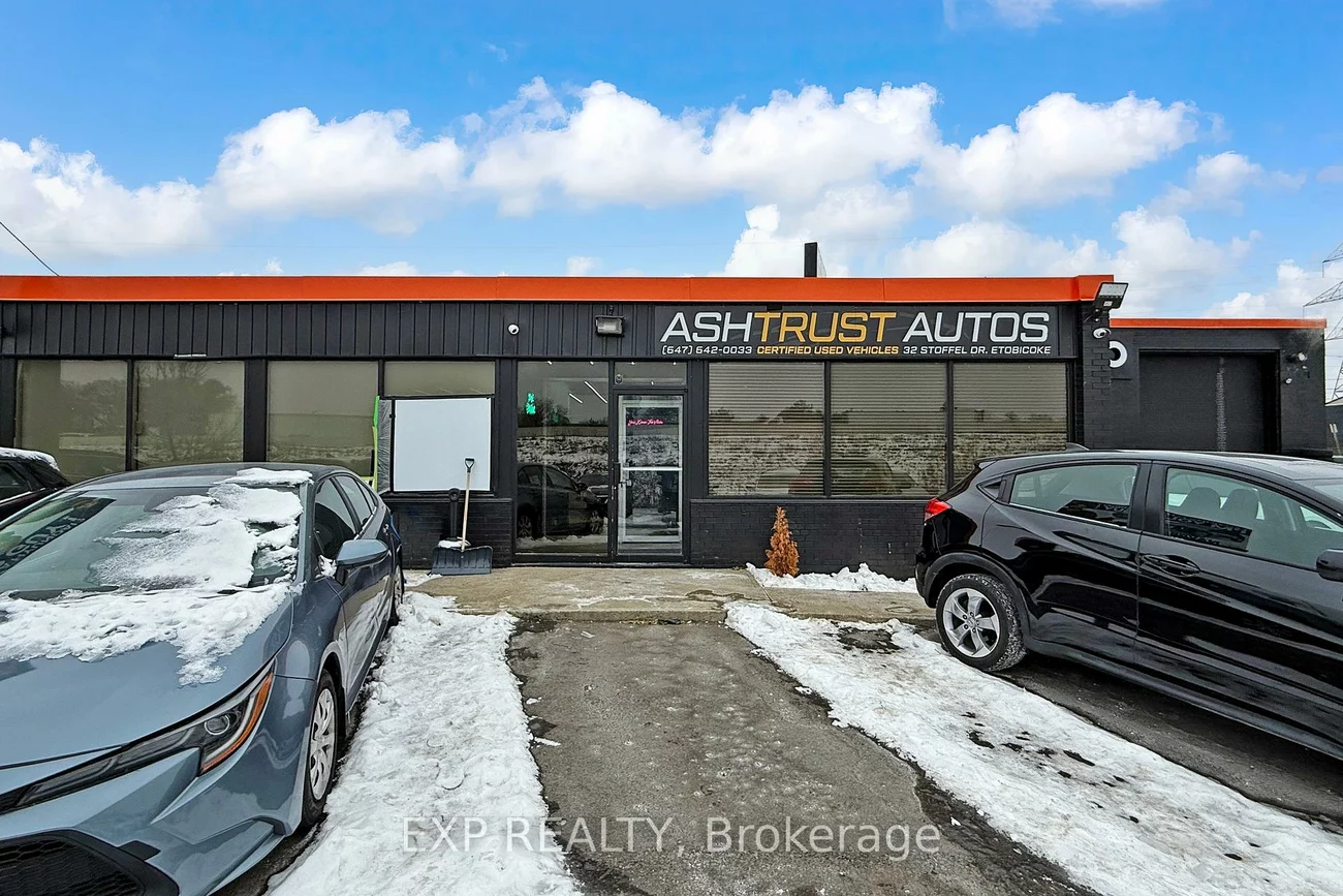 32, Stoffel, West Humber-Clairville, Toronto